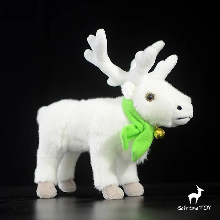 Рождественский подарок олень кукла белая фотография дикое животное мягкие
