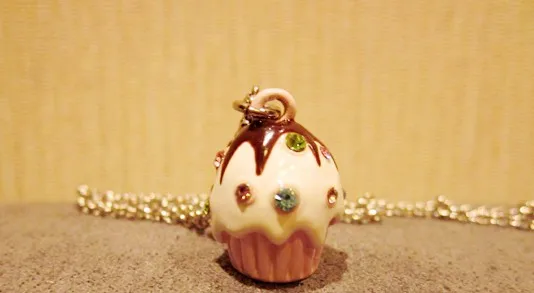 Оптовая продажа модные ожерелья с кристаллами в виде мороженого/кекса розового