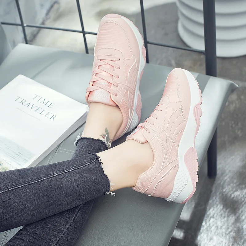 Женские Дизайнерские кроссовки на танкетке розовые платформе повседневная