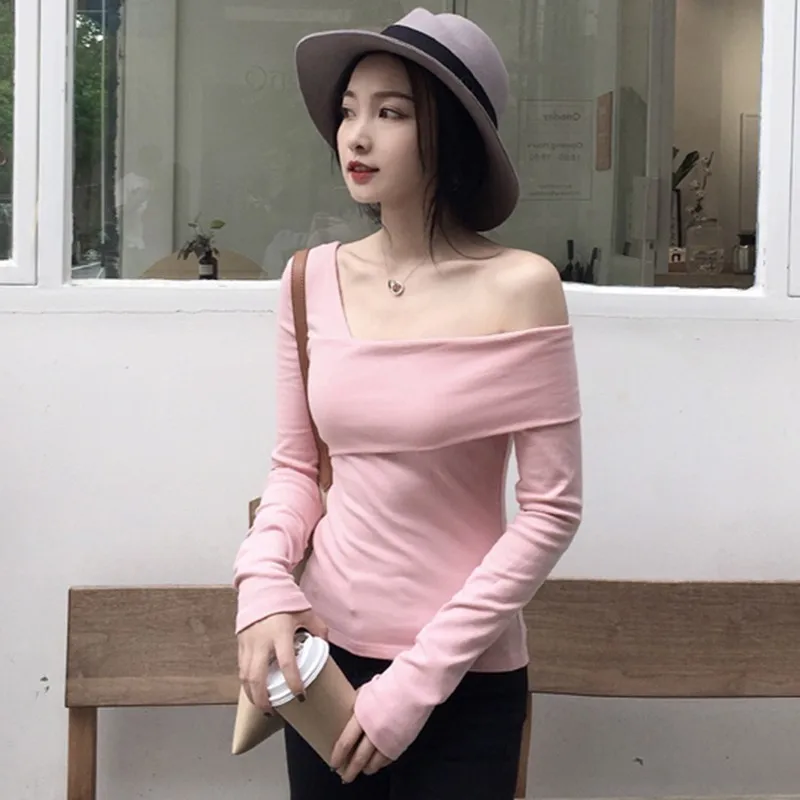 pink t-shirt TWOTWINSTYLE женские футболки с открытыми плечами тонкий длинный рукав, асимметричный женский топ, корейская мода, футболка, одежда, осень, новинка - Цвет: pink t-shirt