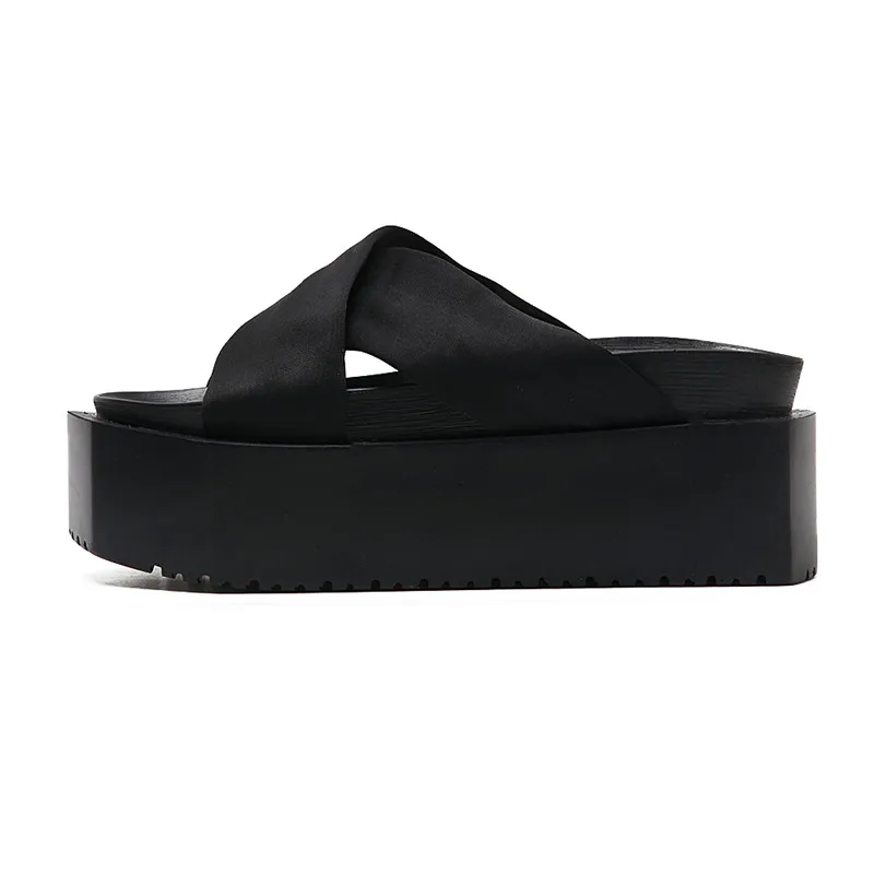 Летняя женская обувь шлепанцы на платформе пляжные вьетнамки танкетке высоком