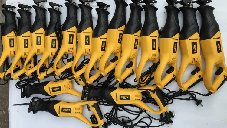 Сабельная пила ручная для резки дерева стали и металла 900 Вт по хорошей цене