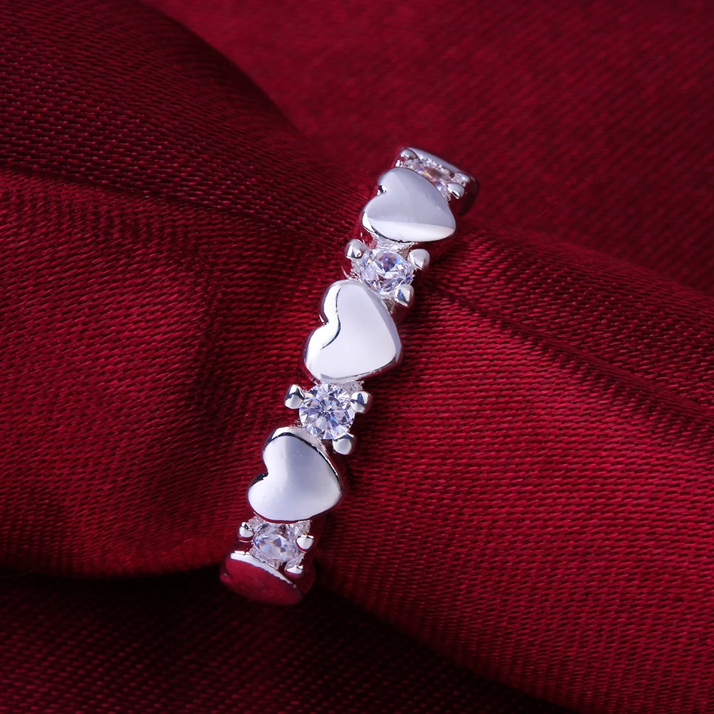 Кольцо в форме сердца спортивное посеребренное и циркониевое ювелирное изделие
