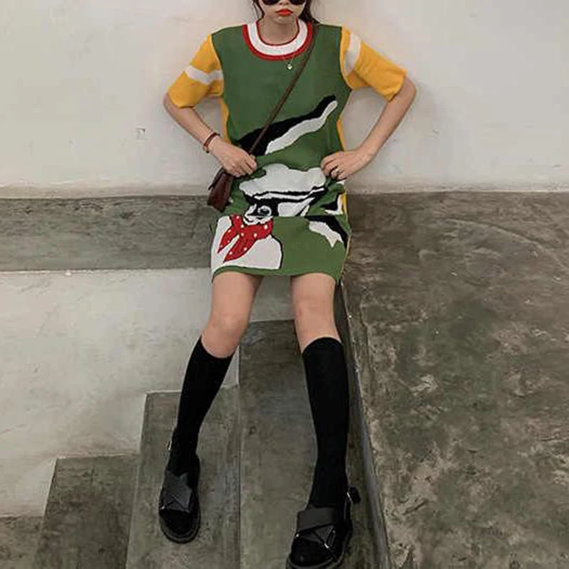 Мини платье PERHAPS U женское трикотажное с круглым вырезом и коротким