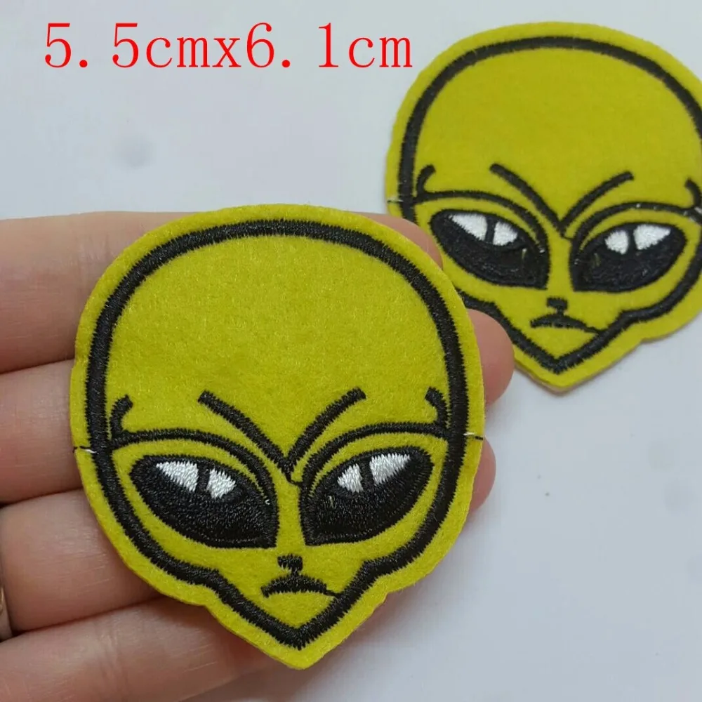 2 шт. светло зеленые чужеродные лица железа на патч швейная аппликация Одежда
