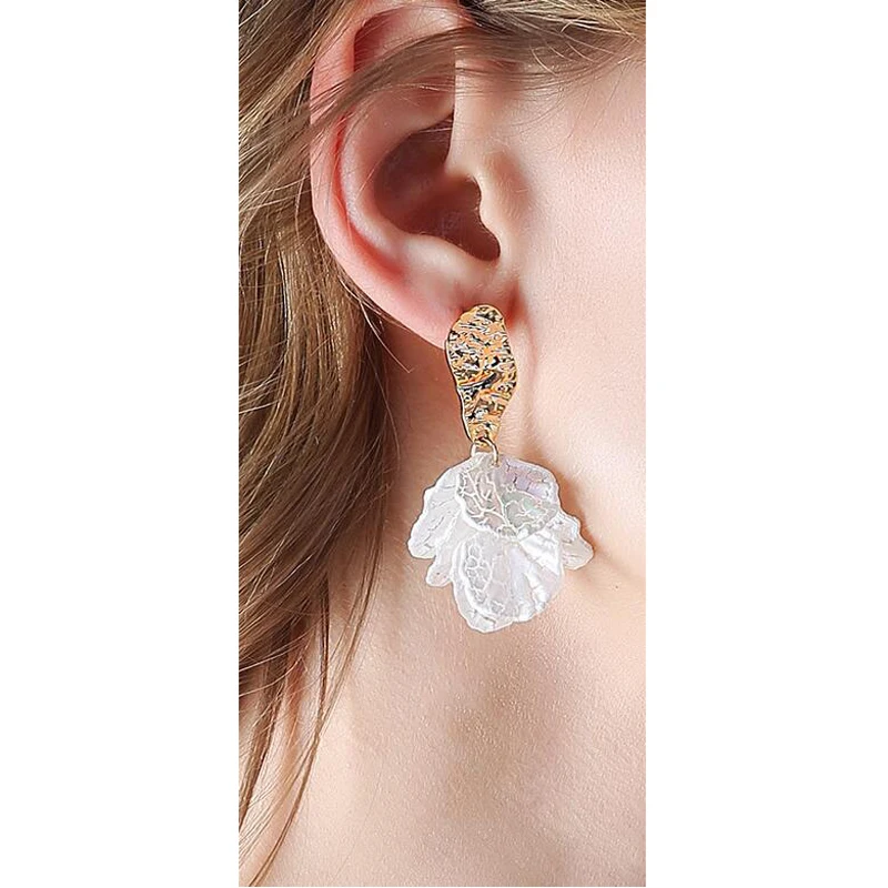 

Women Petal Pendant Long Drop Earrings AM0731