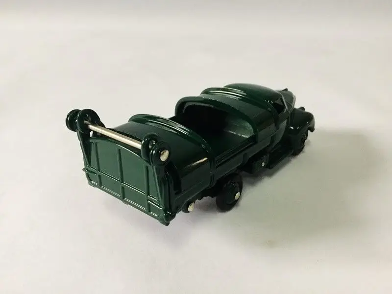 

SET 1:43 Dinky Toys 25VS STUDEBAKER & 25V FORD BENNE ORDURES CAR MODEL