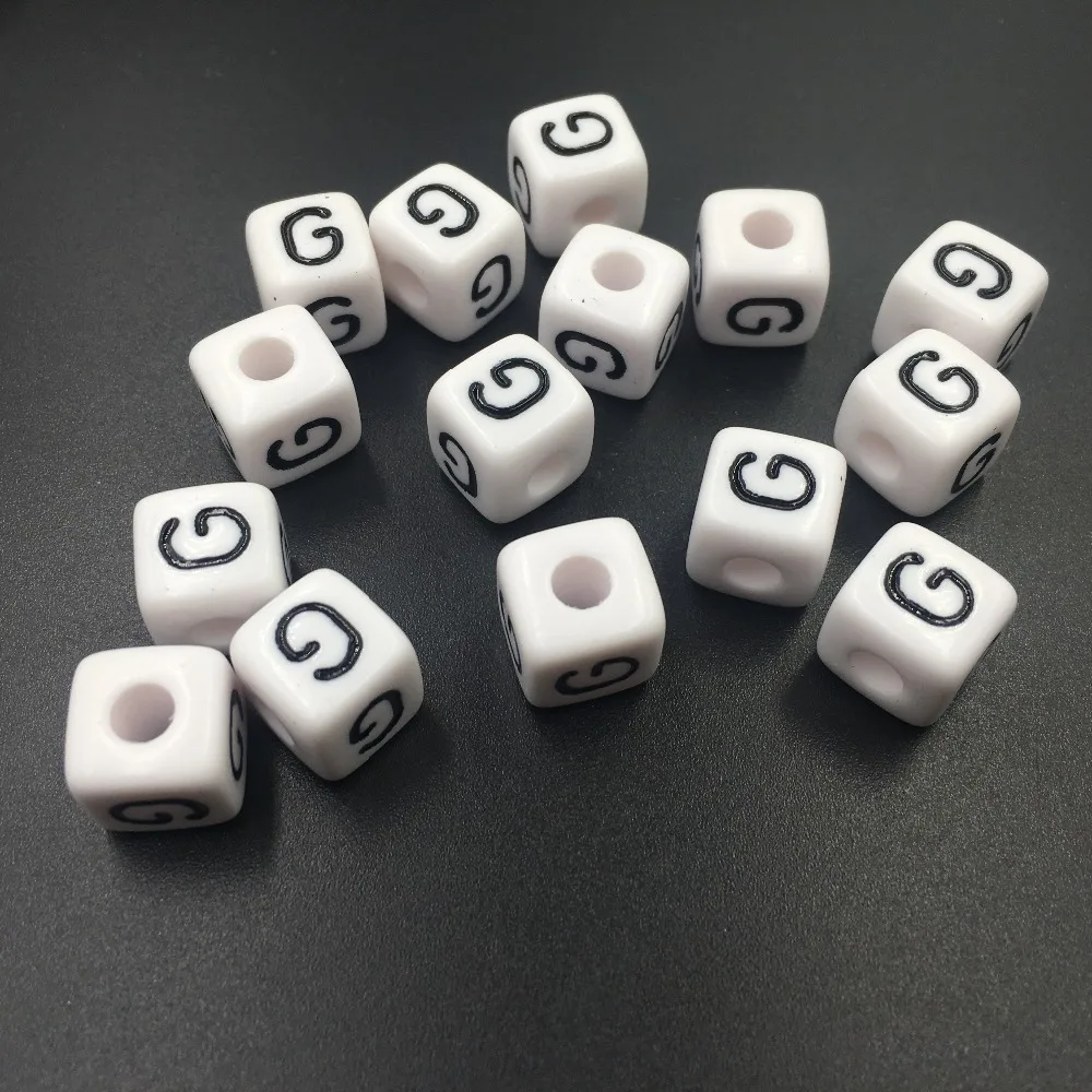 Бесплатная доставка Квадратные бусины с одинарной буквой G кубики принтом Белый