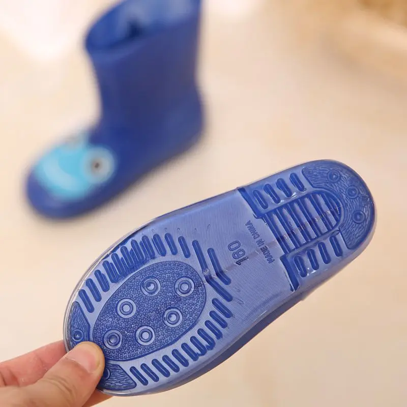 Новинка Милые детские зимние теплые непромокаемые сапоги с героями мультфильмов