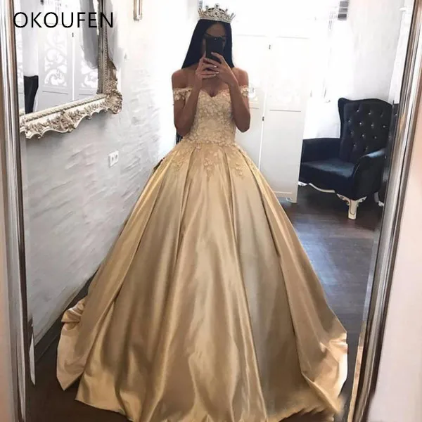 

Champagne Gold 3D Floral Applique Quinceanera Dresses 2021 Off The Shoulder Corset Ball Gown Plus Size Arabic African Prom Dress