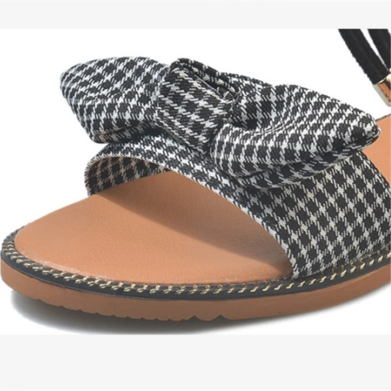 Женская летняя обувь модные клетчатые Вьетнамки с бантом на плоской подошве для