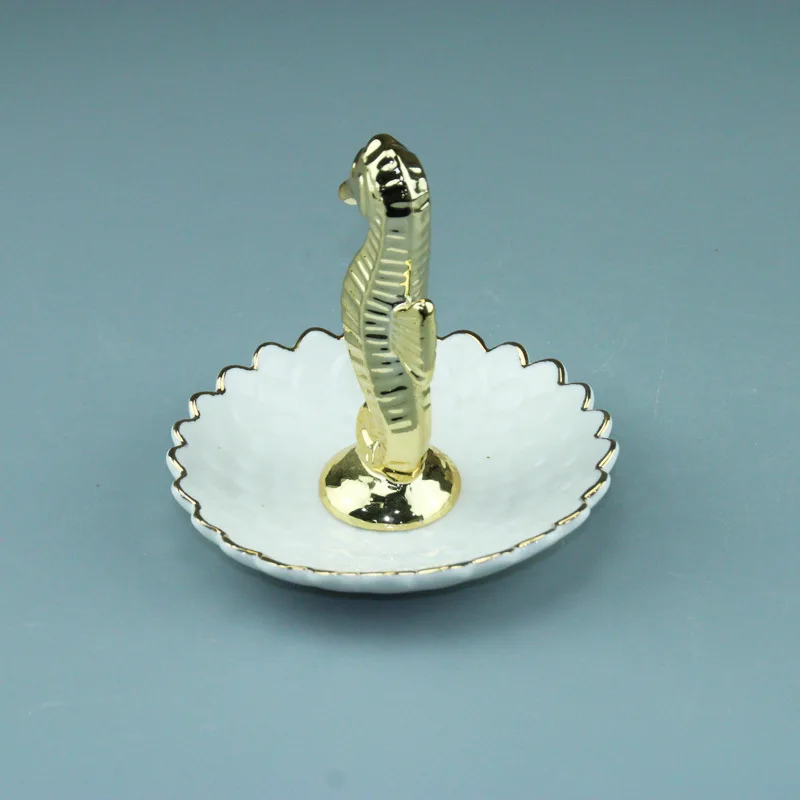 Золото Керамические морской конек кольцо лоток кружева керамические украшения