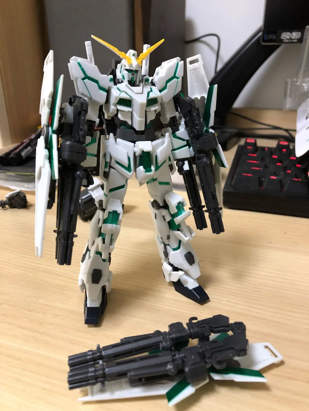 Baofeng модель Робот Духи RX-0 Единорог меха 3 щиты Воронка Gundam Готовая модель DB018