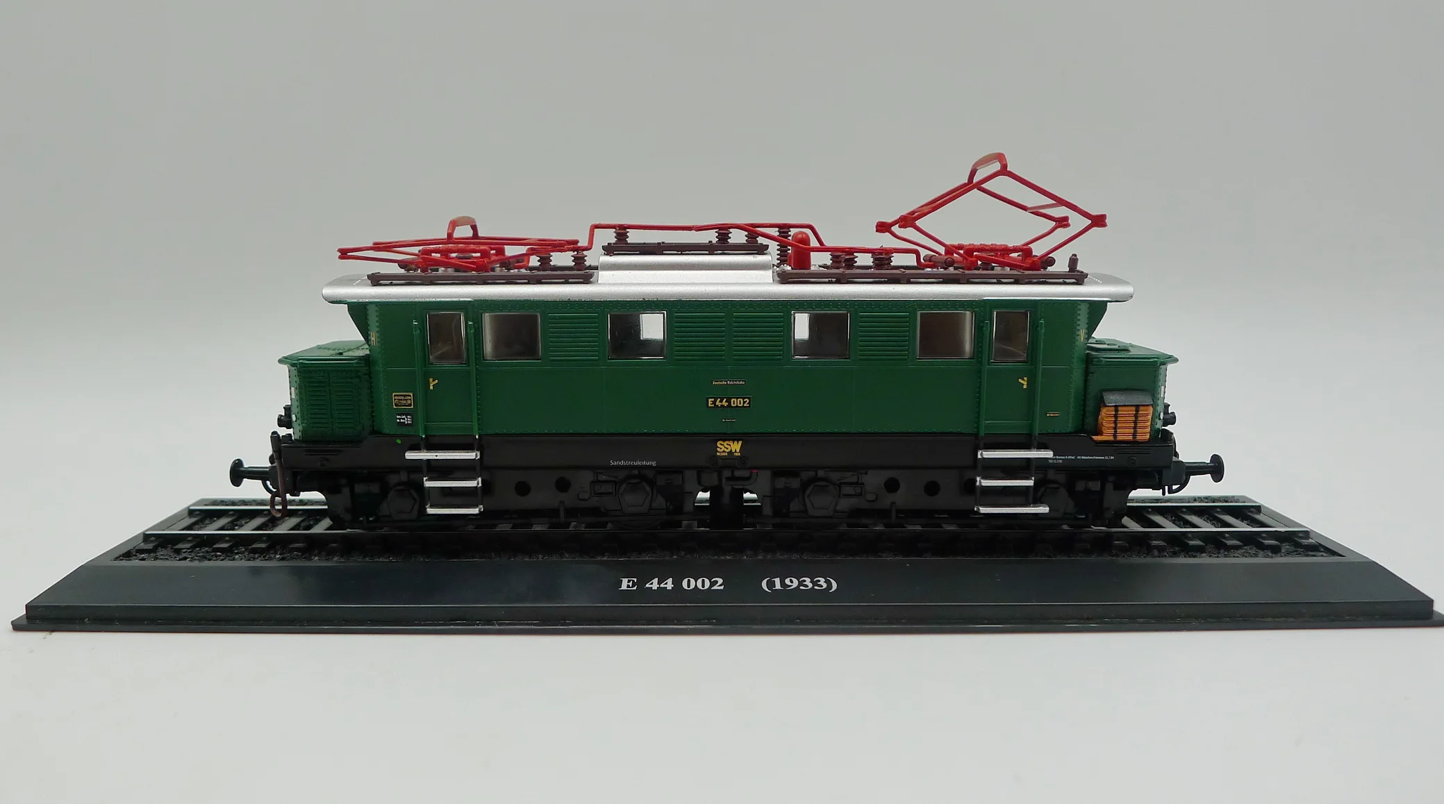 Atlas TRAIN E 44 002(1933) 1/87 литая модель