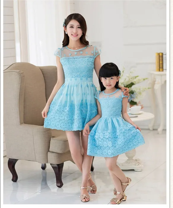 2016 Брендовое новое летнее платье для мамы и дочки кружевное с цветами из органзы