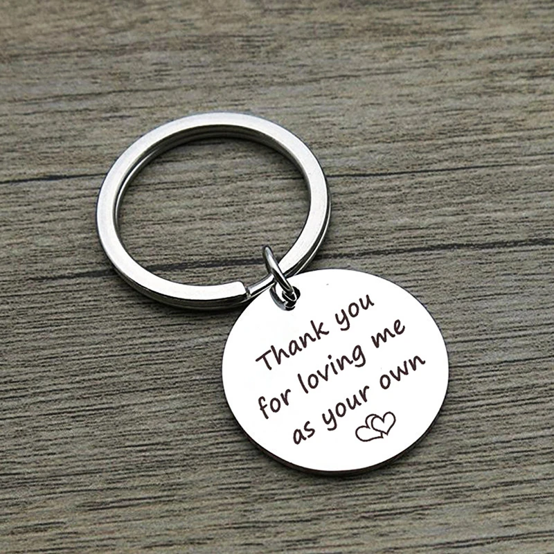 Модный брелок с резными буквами Спасибо за то что полюбили меня в качестве