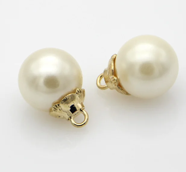 Рубашка на кнопках шифоновый свитер белый с жемчужной пряжкой металлической