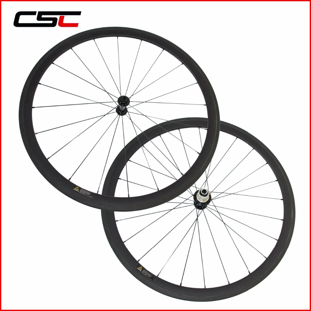 Комплект бескамерных колес из углеродного волокна с цилиндрической головкой