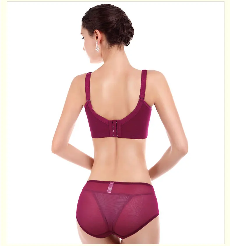 Комплект женского нижнего белья с чашками пуш-ап и трусами | Женская одежда