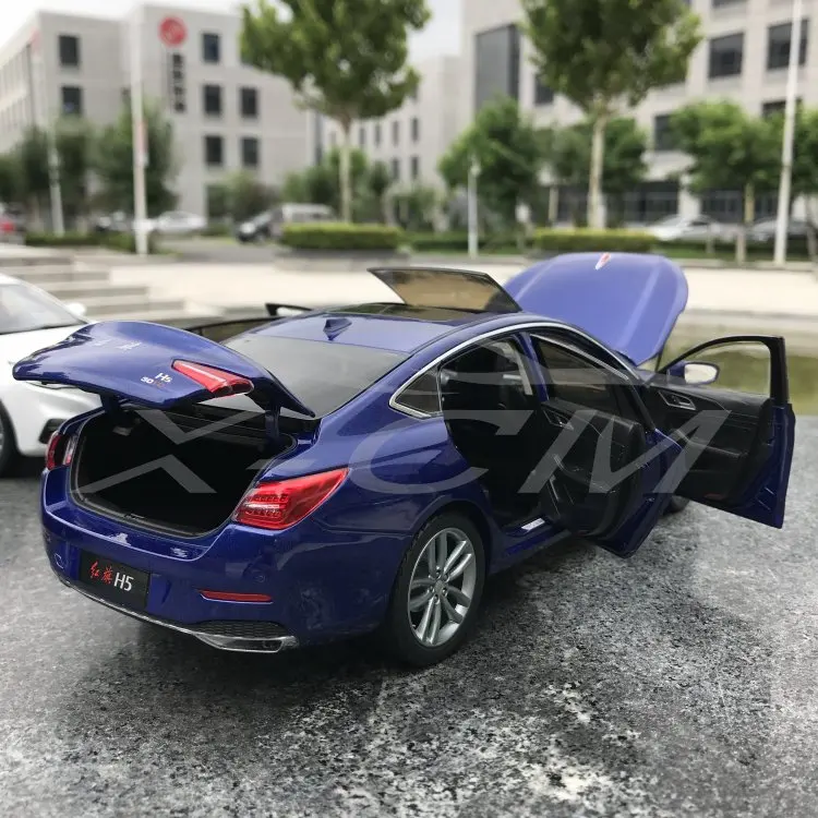 Литья под давлением модели автомобиля 1:18 Hongqi H5(синий)+ небольшой подарок