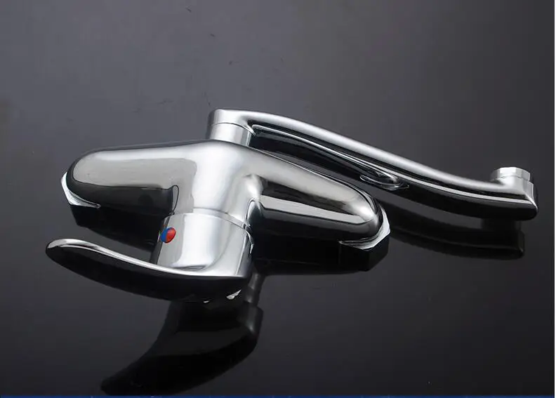 Хромированный настенный кран для горячей и холодной раковины ванной комнаты