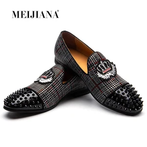 MEIJIANA чёрные шипы стразы; Лаковые мужские лоферы; Дымчатой расцветки повседневная обувь свадебное платье мужская обувь на плоской подошве, из натуральной кожи
