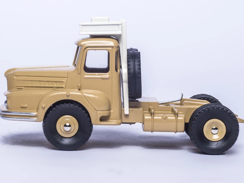 ATLAS DINKY TOYS SUPERTOYS 893 trakteur UNIC SAHARIEN 1/43 литая под давлением модель автомобиля и игрушки модель для коллекции