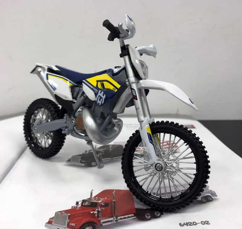 MAISTO 1/12 весы Италия Husqvarna FE 501 мотоцикл литья под давлением металлический модель