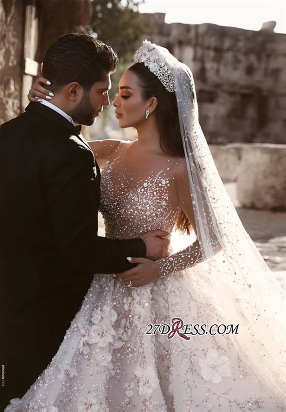 Dubai Luxury Wedding Dresses Unique Lace Party Dresses Luxury Cathedral Royal Train Lace Vestido De Noiva SWL014 Bridal Gown