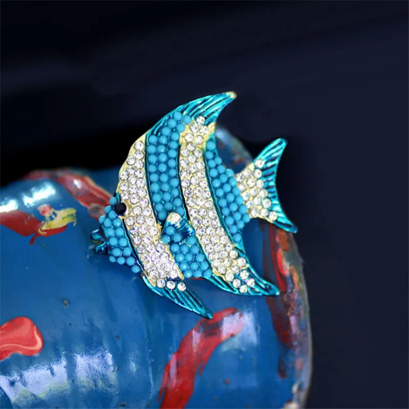Новинка Милая брошь с рыбой es бижутерия животными блестящие стразы синяя бусина