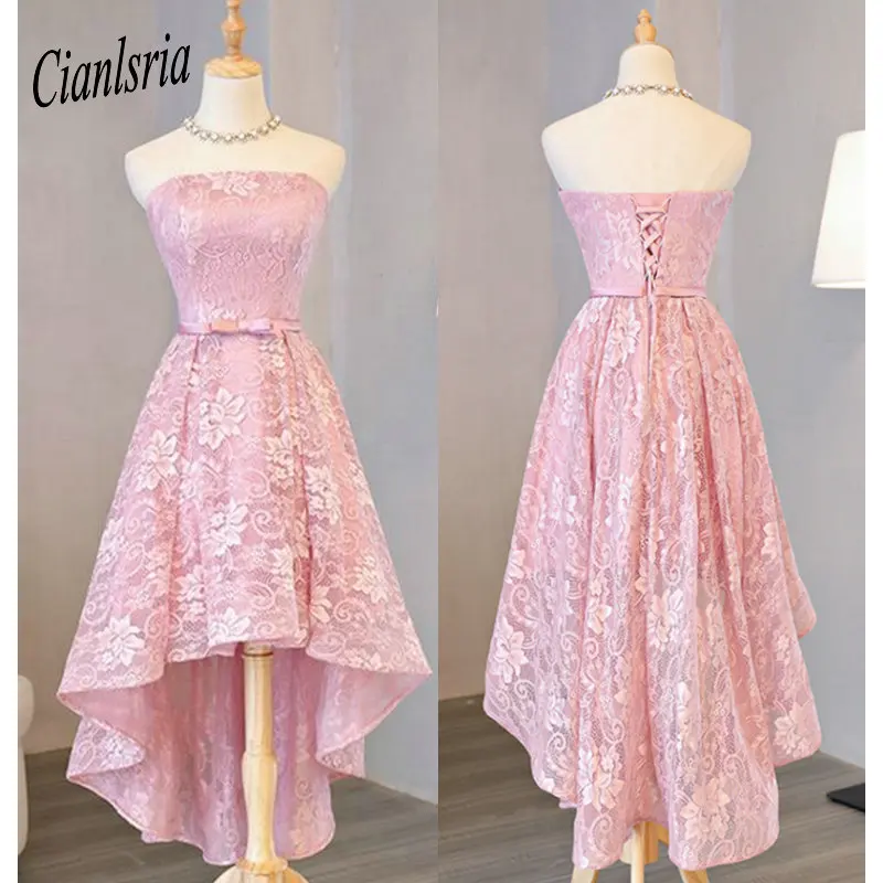 Короткая блестящая аппликация с бусинами и высокой горловиной|Платья для