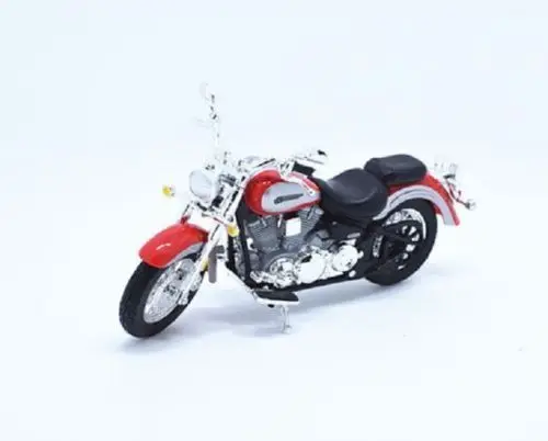 Модель мотоцикла Maisto 1:18 Yamaha 2001 Road Star игрушка из литая под давлением в коробке| |