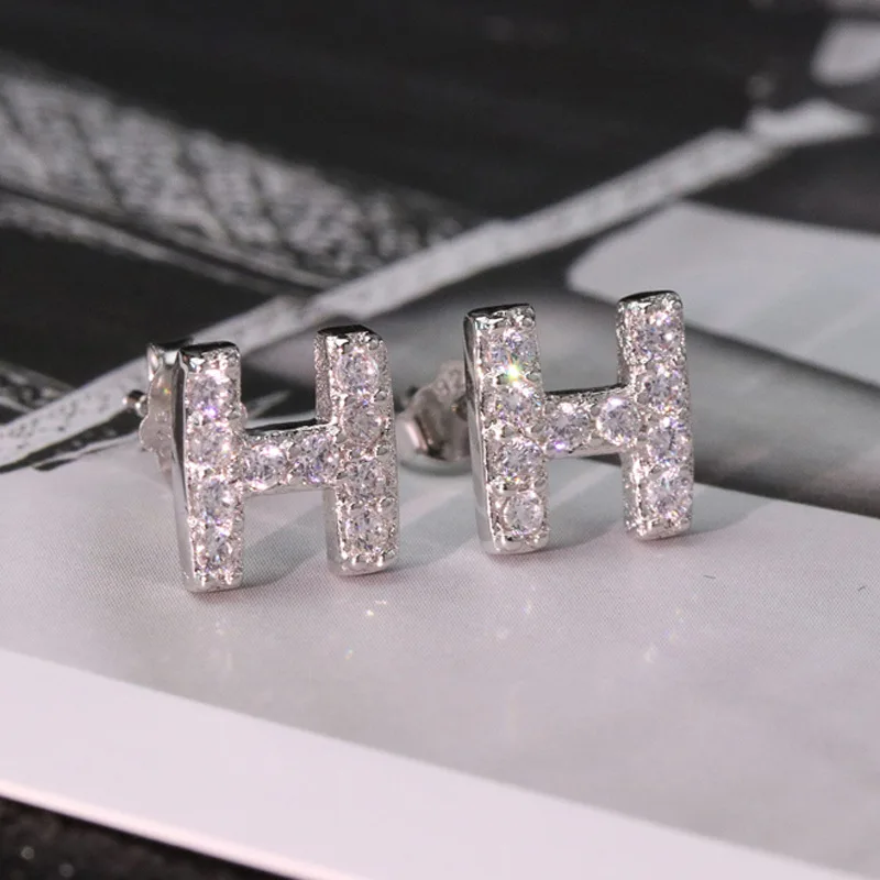 Серьги-гвоздики белого золота с буквенным принтом H модные простые женские