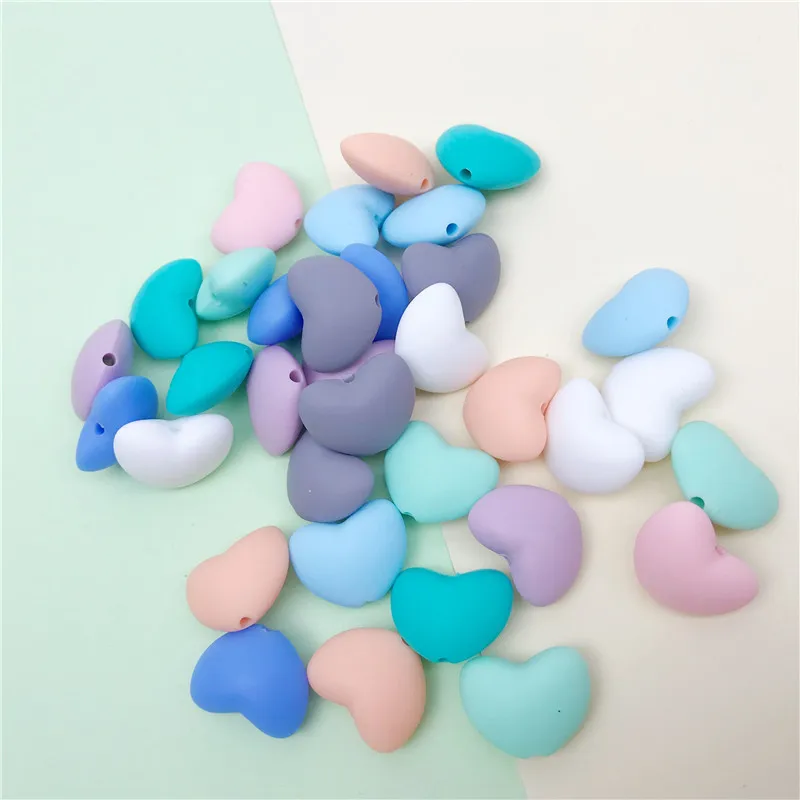

Baby Accessories 40pcs Heart Shape Silicone Beads Teether Mixed Colors Teething Accessories DIY Necklace Baby Teether