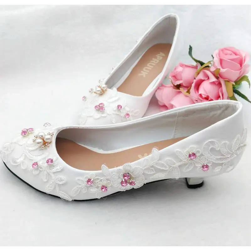 Белые кружевные свадебные туфли женские с кристаллами розовые стразы женская