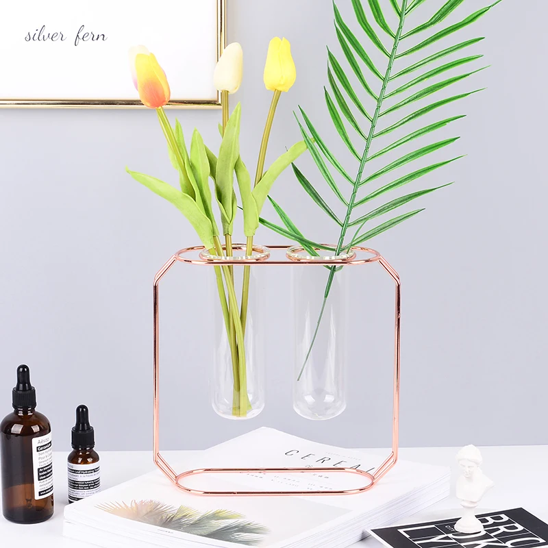 Минималистичная стеклянная бутылка для хранения со стойкой скандинавский