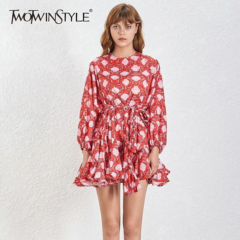 Платье с принтом TWOTWINSTYLE повседневное мини-платье длинным рукавом и высокой