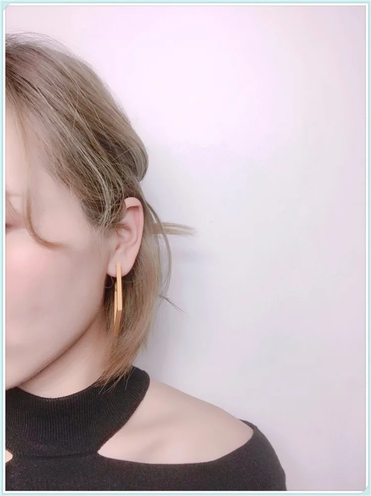 2021 Новое поступление женские популярные модные простые серьги Bijoux