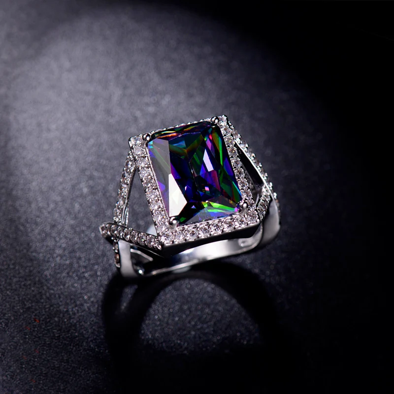 Женские кольца ThreeGraces длинные квадратные с мистическим радужным белым цирконием