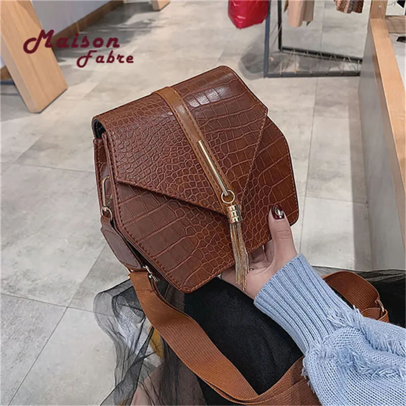 Женская сумка через плечо маленькая квадратная из крокодиловой кожи мессенджер