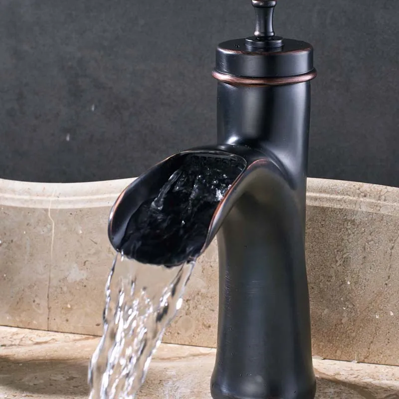 Роскошный широко распространенный кран для раковины с двойной ручкой водопад