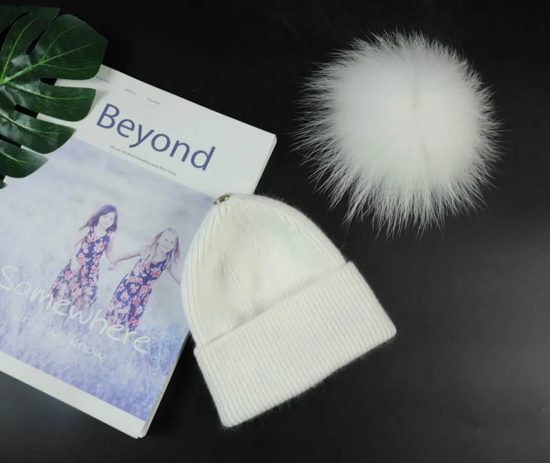 White match fur Детская одежда с меховой отделкой, ремешком вокруг щиколотки, шапка с помпоном детская зимняя для мальчиков и девочек, шерстяные Kintted теплый мех лисы, детский головной убор, кепка бейсболка вязаный унисекс шапка бини - Цвет: White match fur