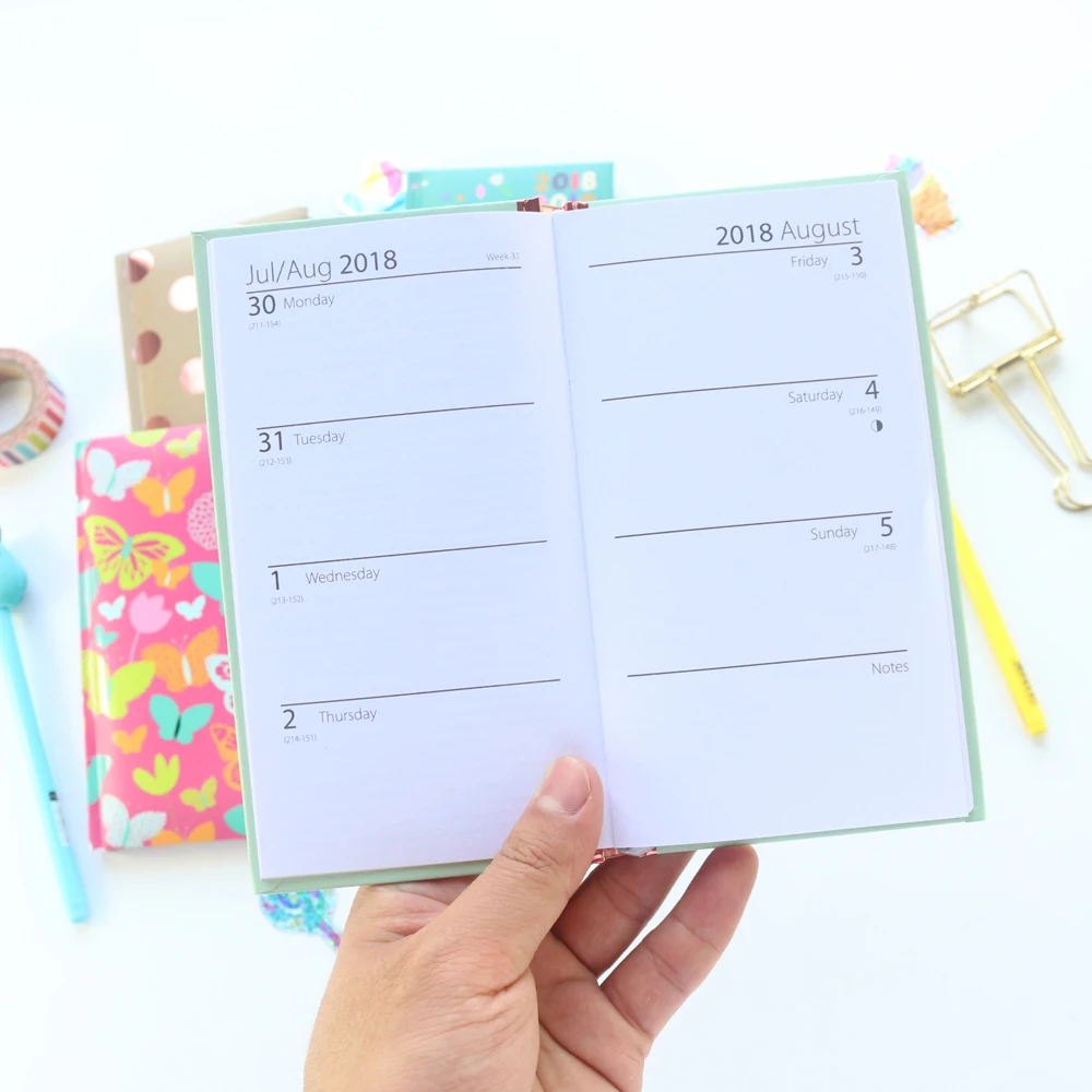 Милый мультфильм 2018 2019 год календарь время Организатор конфеты школы