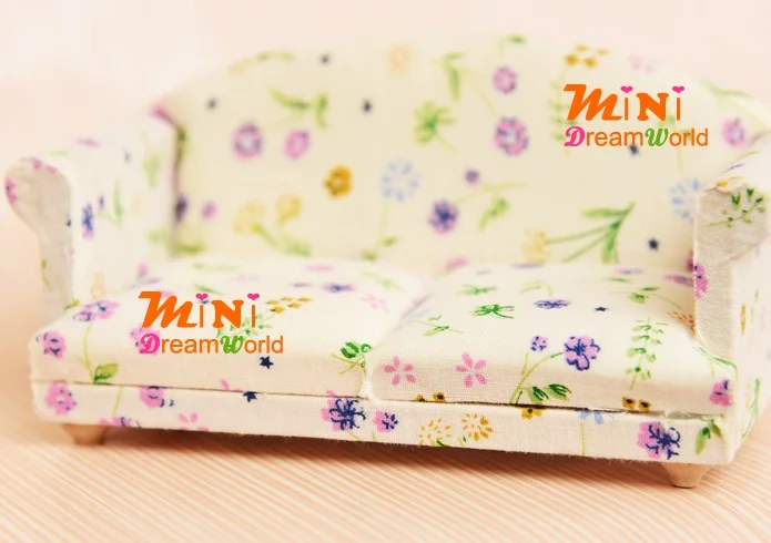 MINI Doll house Mini furniture model small floral double sofa | Игрушки и хобби