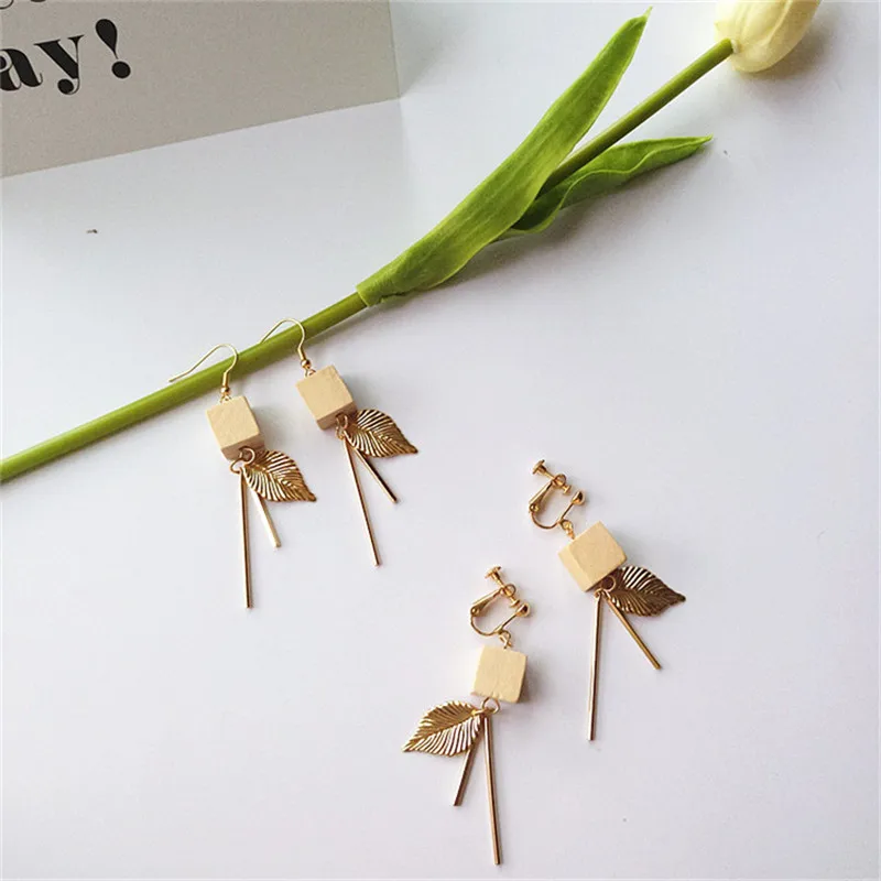 Free shipping 2017 NEW popular women jewelry Golden leaf square wooden pendant earrings retro fashion girls party accessories | Украшения и