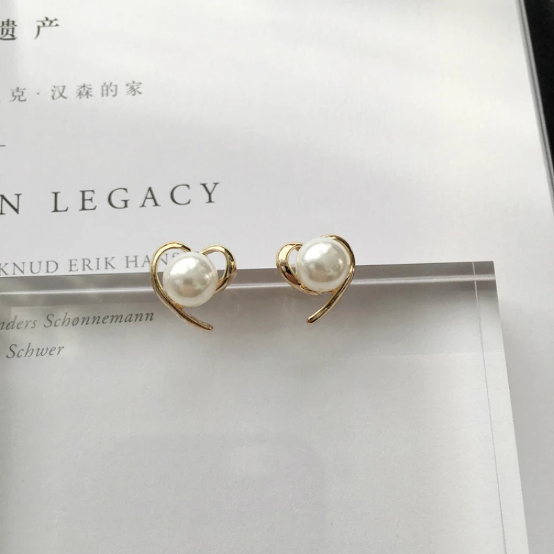 

Korean Version Of Jewelry Earrings Peach Heart Love Earrings Imitation Pearl Simple Smooth Earrings Female Brincos Wholesale