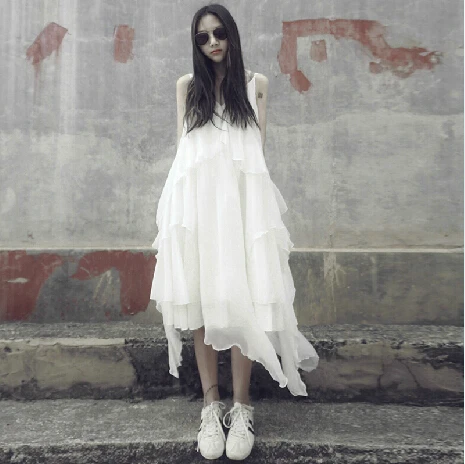 Женское платье на тонких бретельках длинное пляжное из шифона в богемном стиле