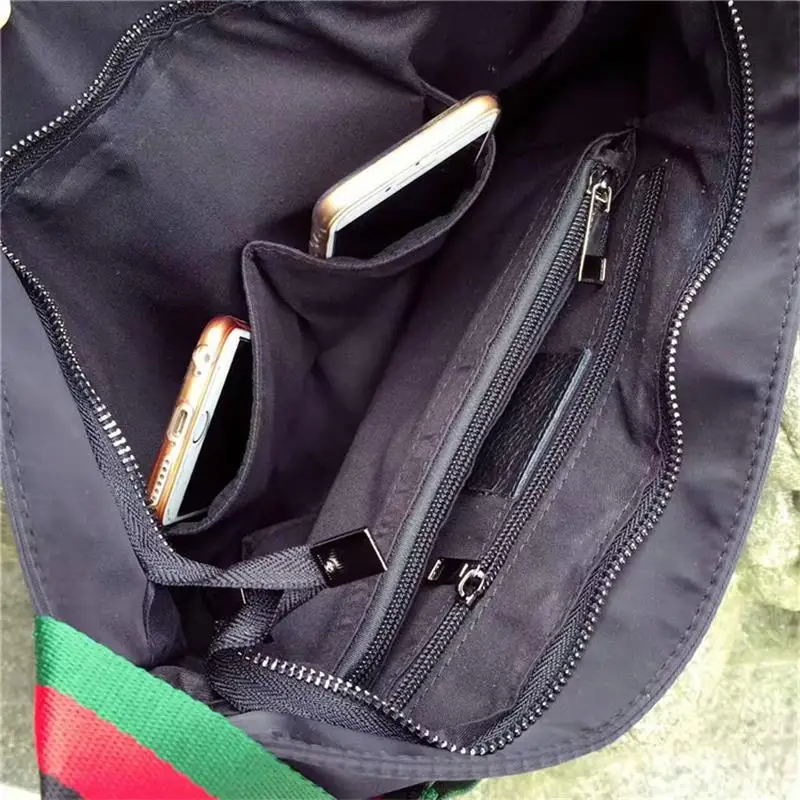 Сумка мессенджер Женская на плечо модный саквояж кросс боди из легкого Нейлона