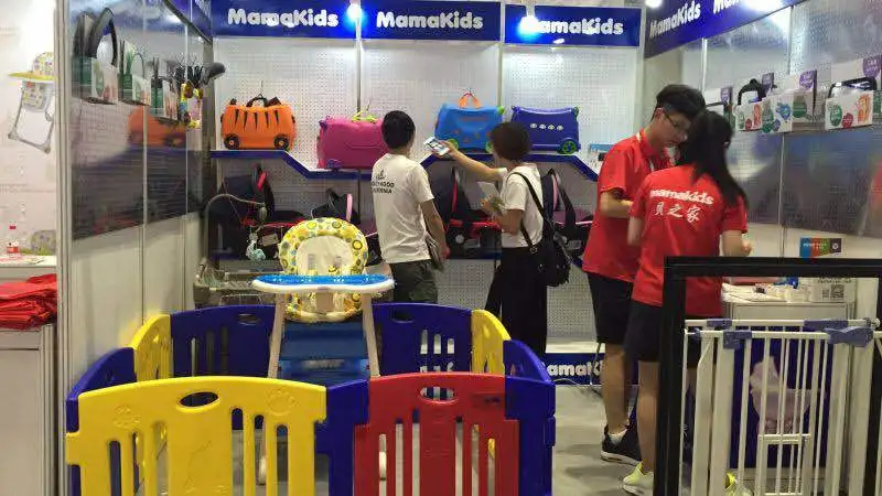 Babytrend в том же параграфе прямая складная кроватка Многофункциональная портативная игровая кровать детская с пеленками набор колесико для детской кроватки