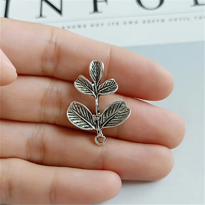 10 шт./лот винтажные тибетские серебряные подвески в виде листьев дерева с петлей